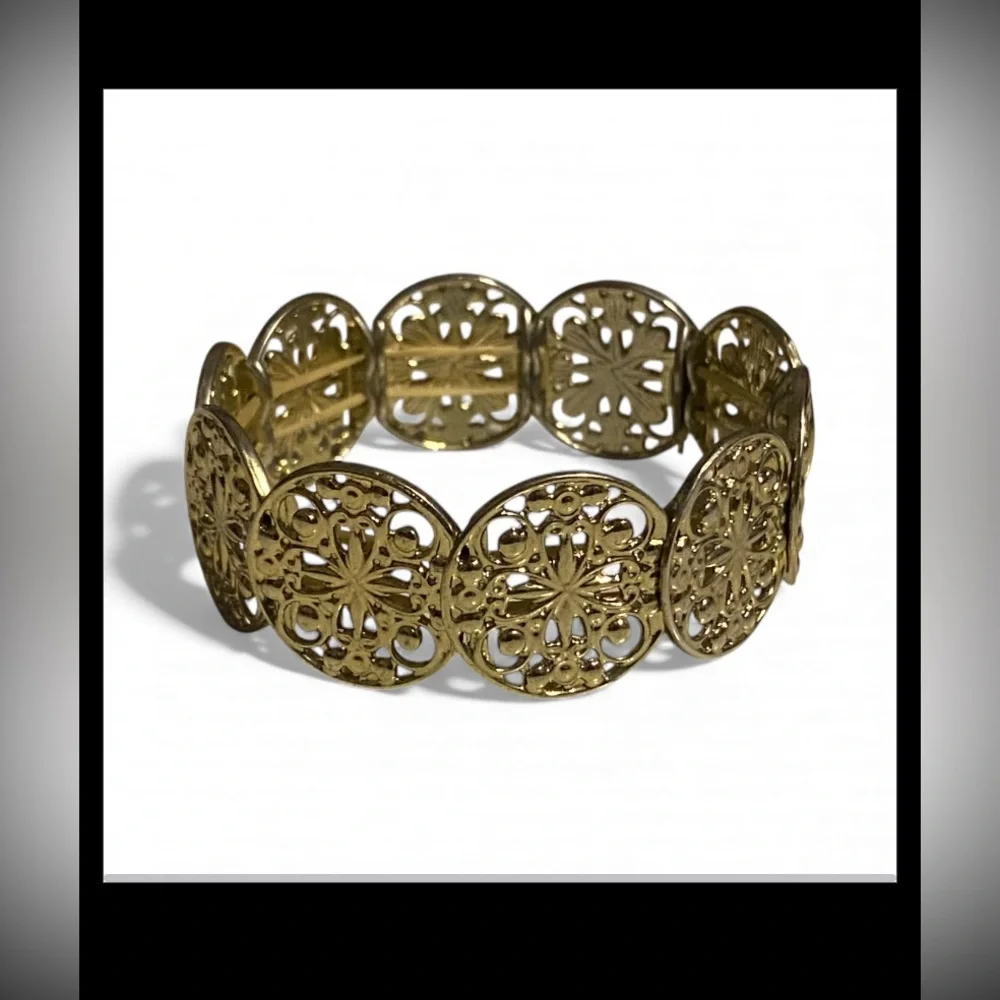 Ornate Medallion Stretch Costume Bracelet #7676 - Picture 1 of 5